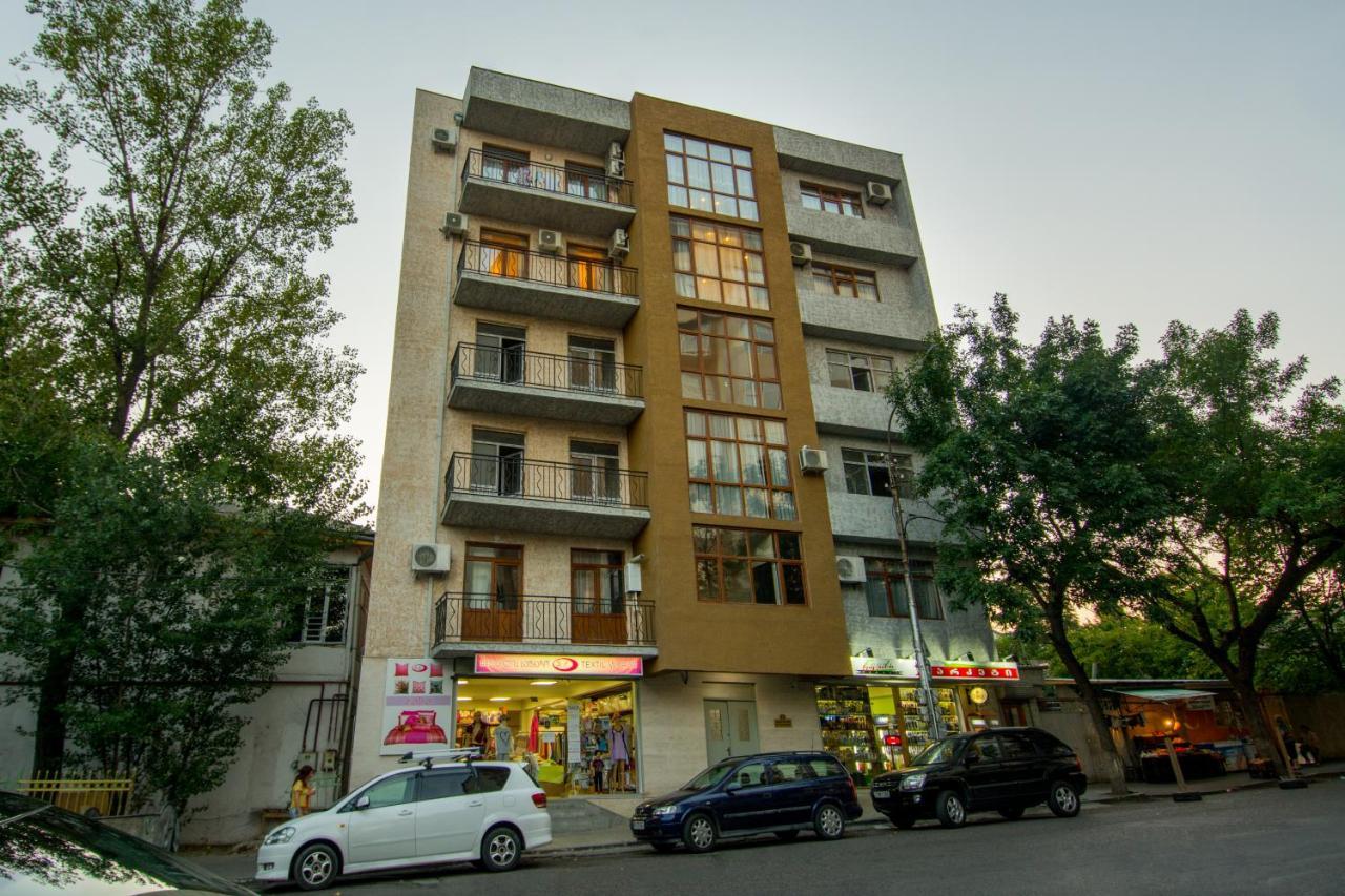Mg Apartments In Tbilisi Bagian luar foto