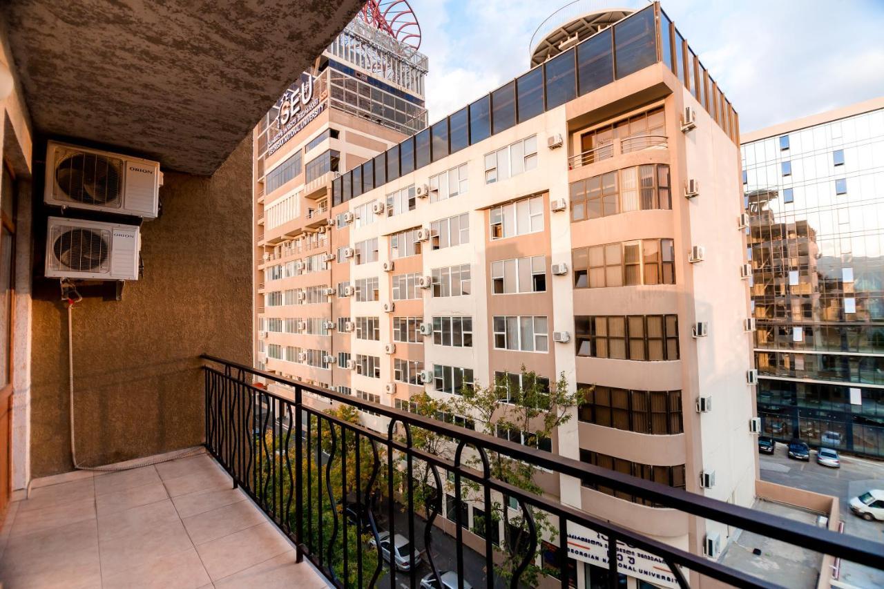 Mg Apartments In Tbilisi Bagian luar foto