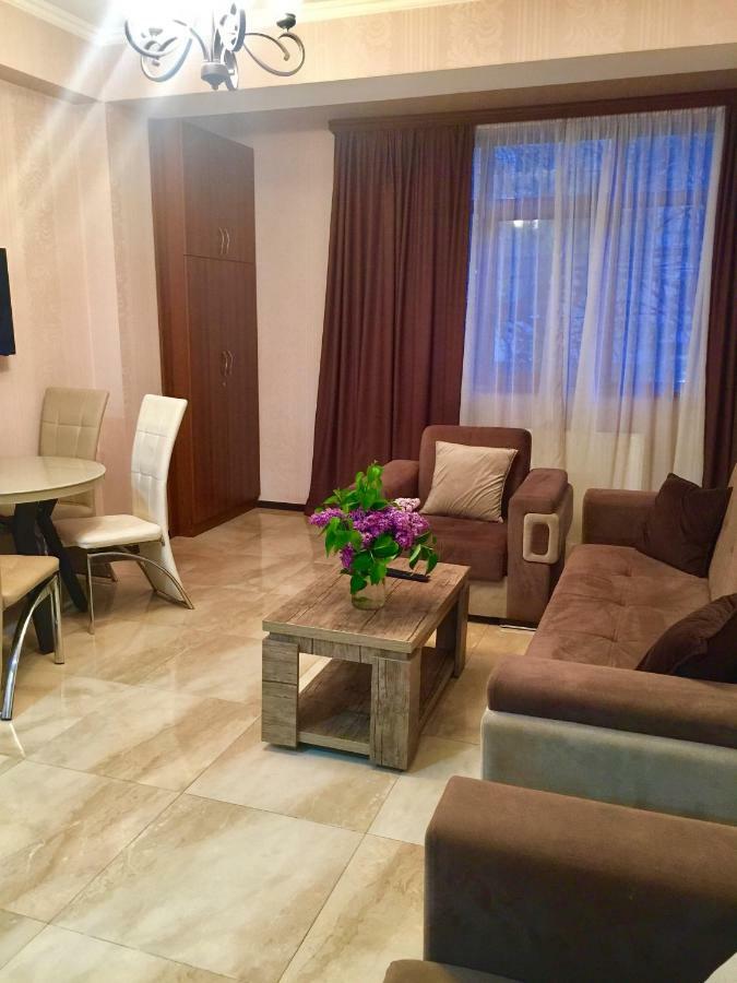 Mg Apartments In Tbilisi Bagian luar foto